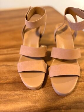 Naturalizer Tan Leather Platform Wedge Sandals w/ Ankle Strap – Size 40